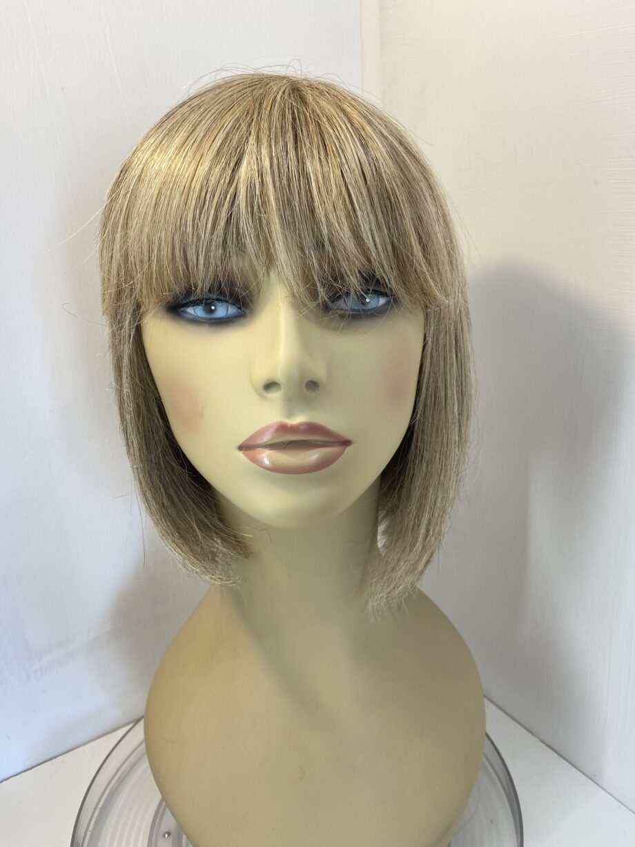 Blonde designer Ellie Willie wig. Blms205
