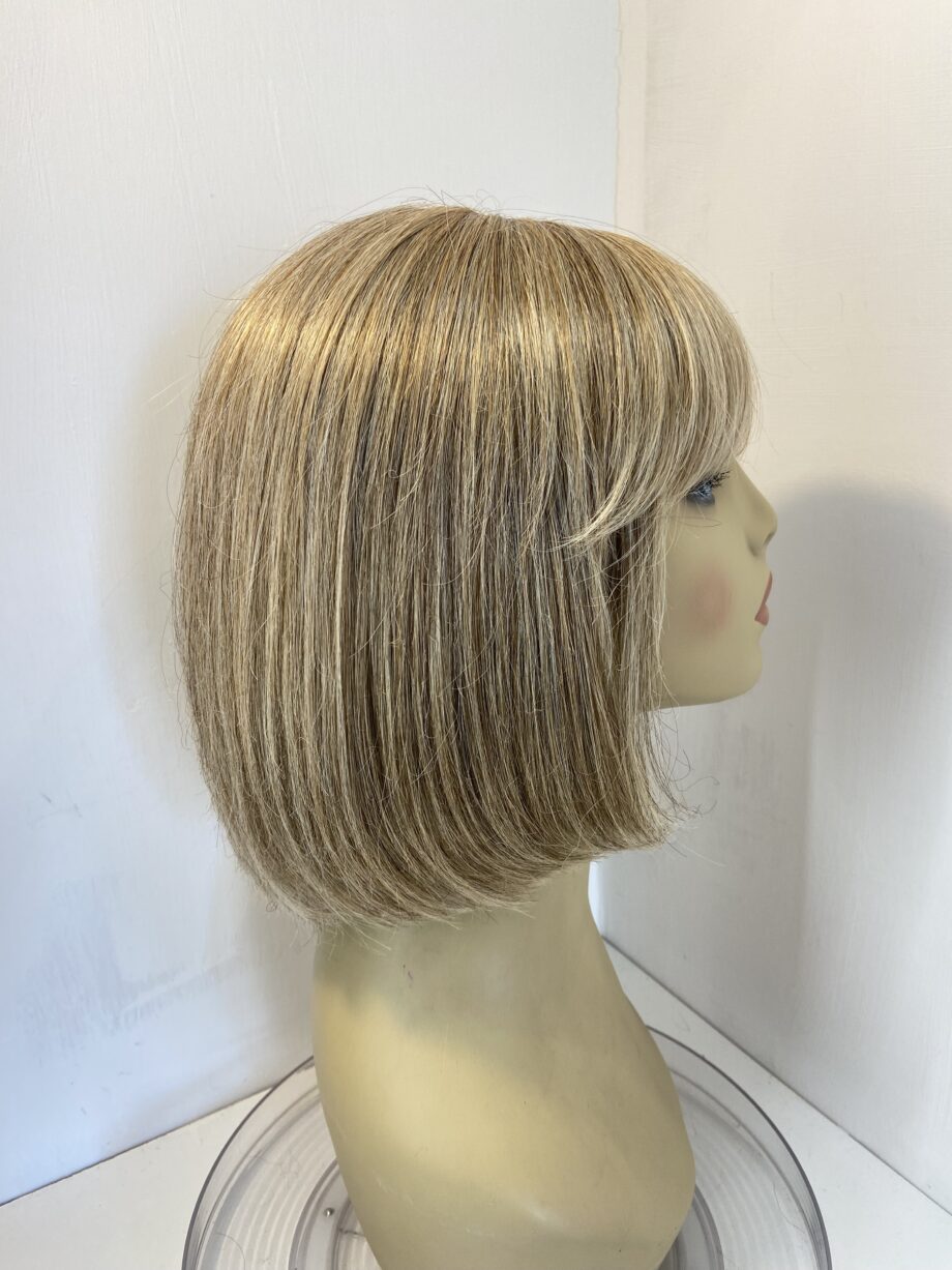 Blonde designer Ellie Willie wig. Blms205