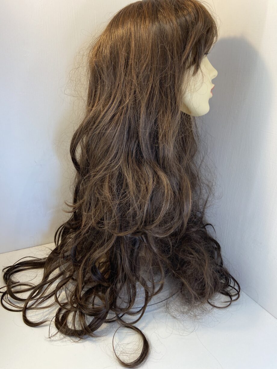 Extra long brown wig. Brlw206