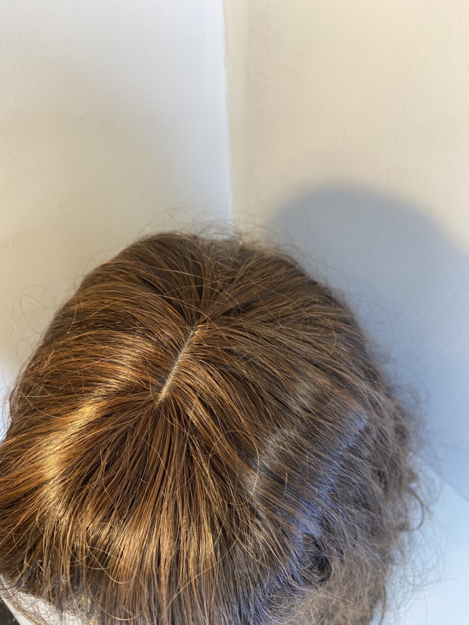 Extra long brown wig. Brlw206