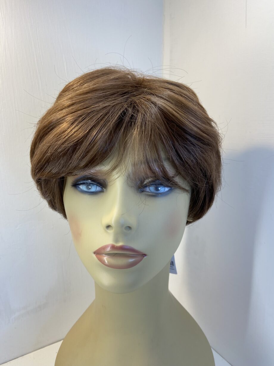 Short new brown wig. Brss307