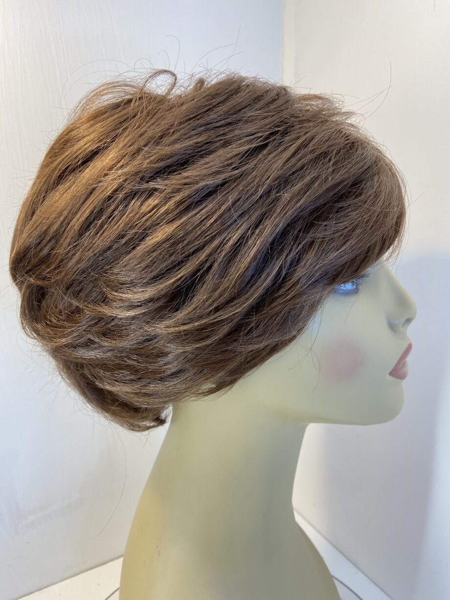 Short new brown wig. Brss307
