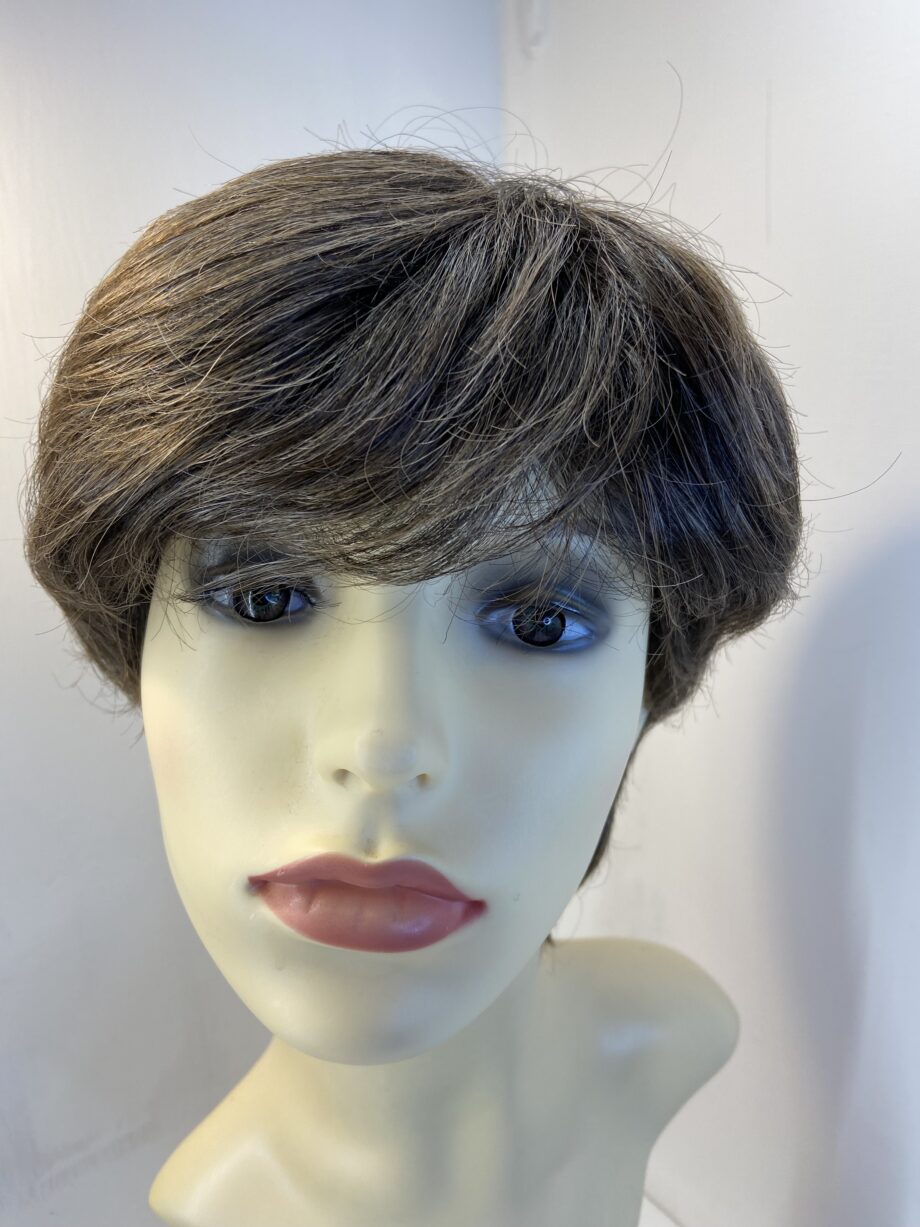 Short shiny brown freestyle wig. Brss310