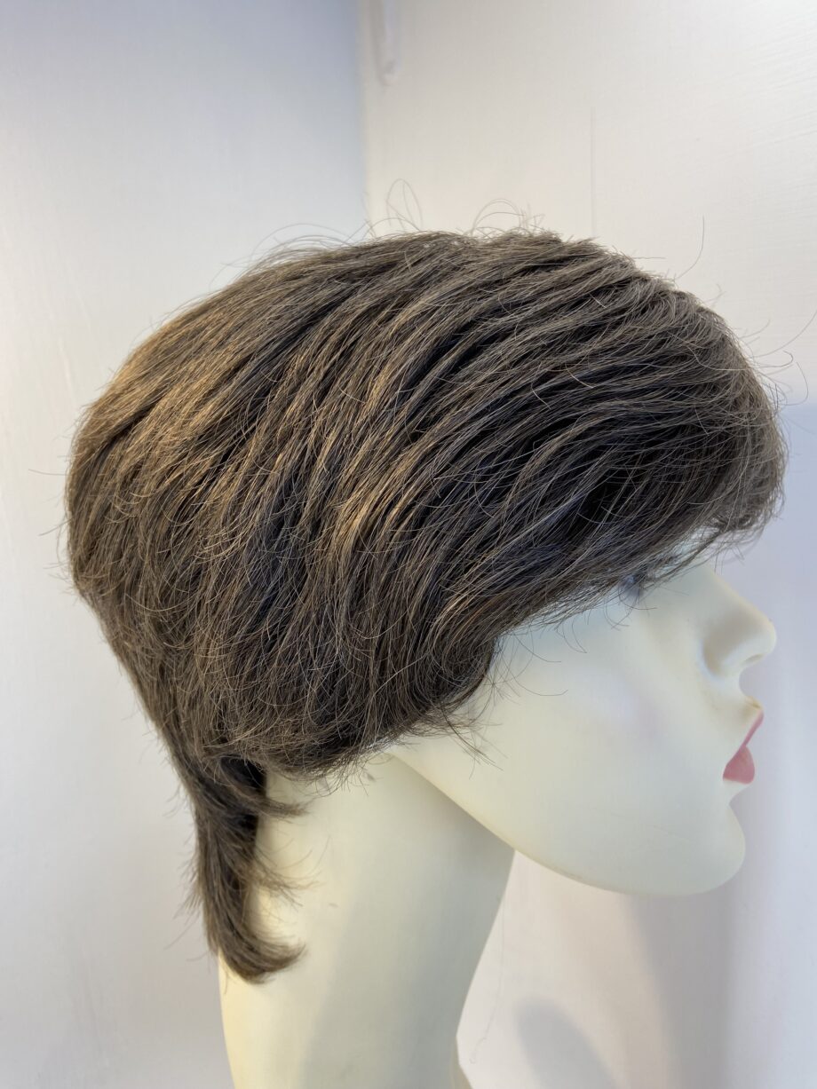 Short shiny brown freestyle wig. Brss310