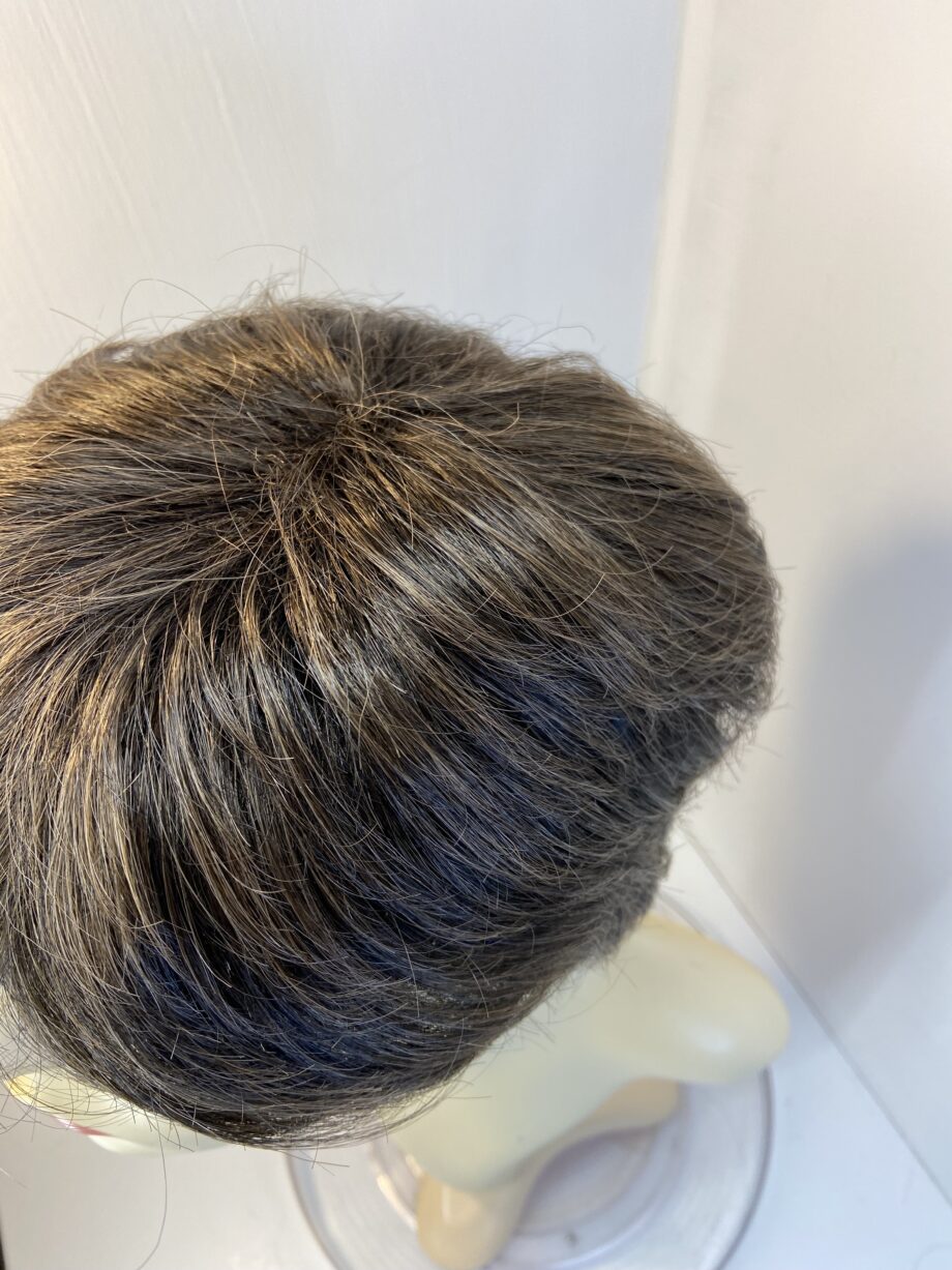 Short shiny brown freestyle wig. Brss310