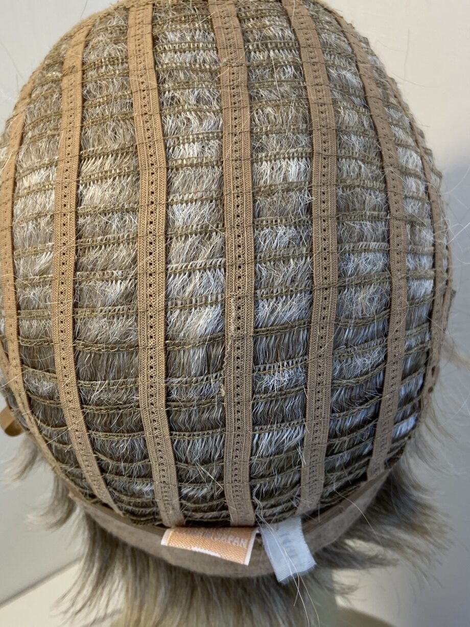 Short blonde soft wig. Gss311
