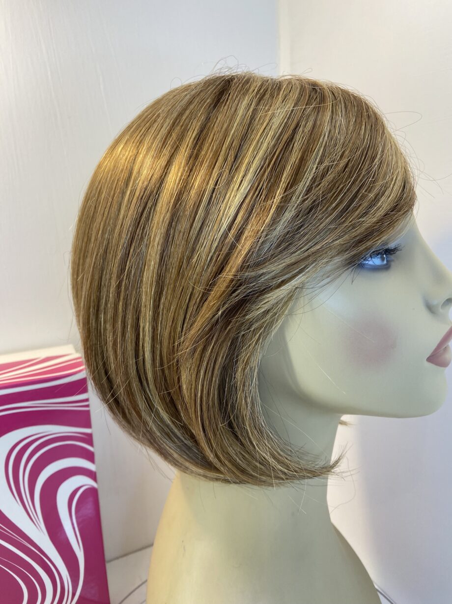 Stunning new Dimples honey wig. Bblms456
