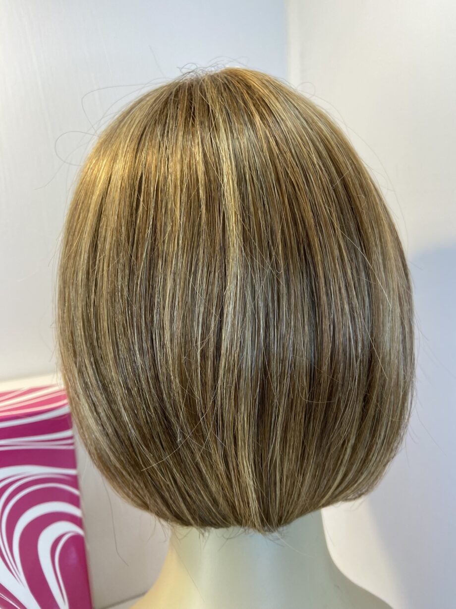 Stunning new Dimples honey wig. Bblms456
