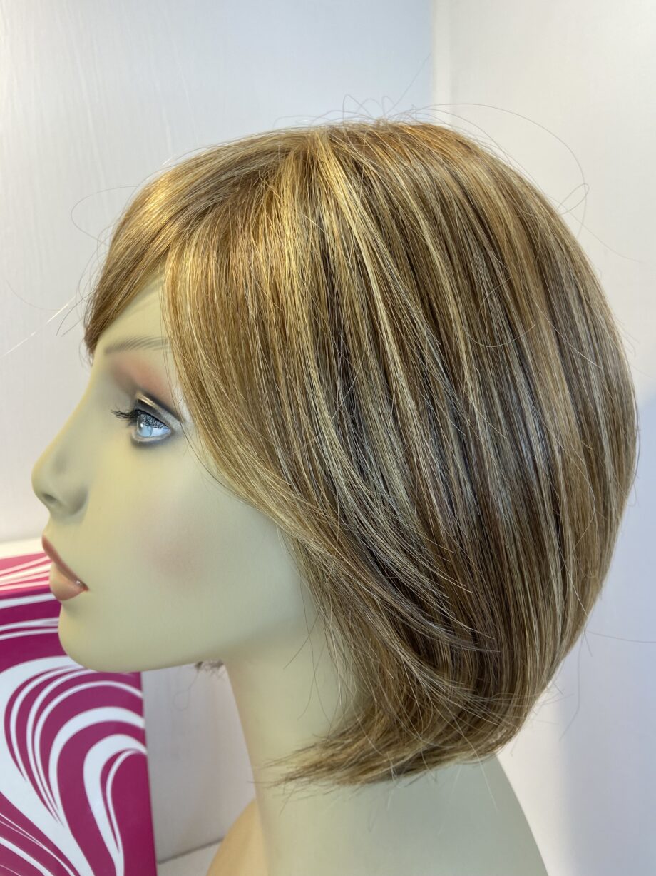 Stunning new Dimples honey wig. Bblms456