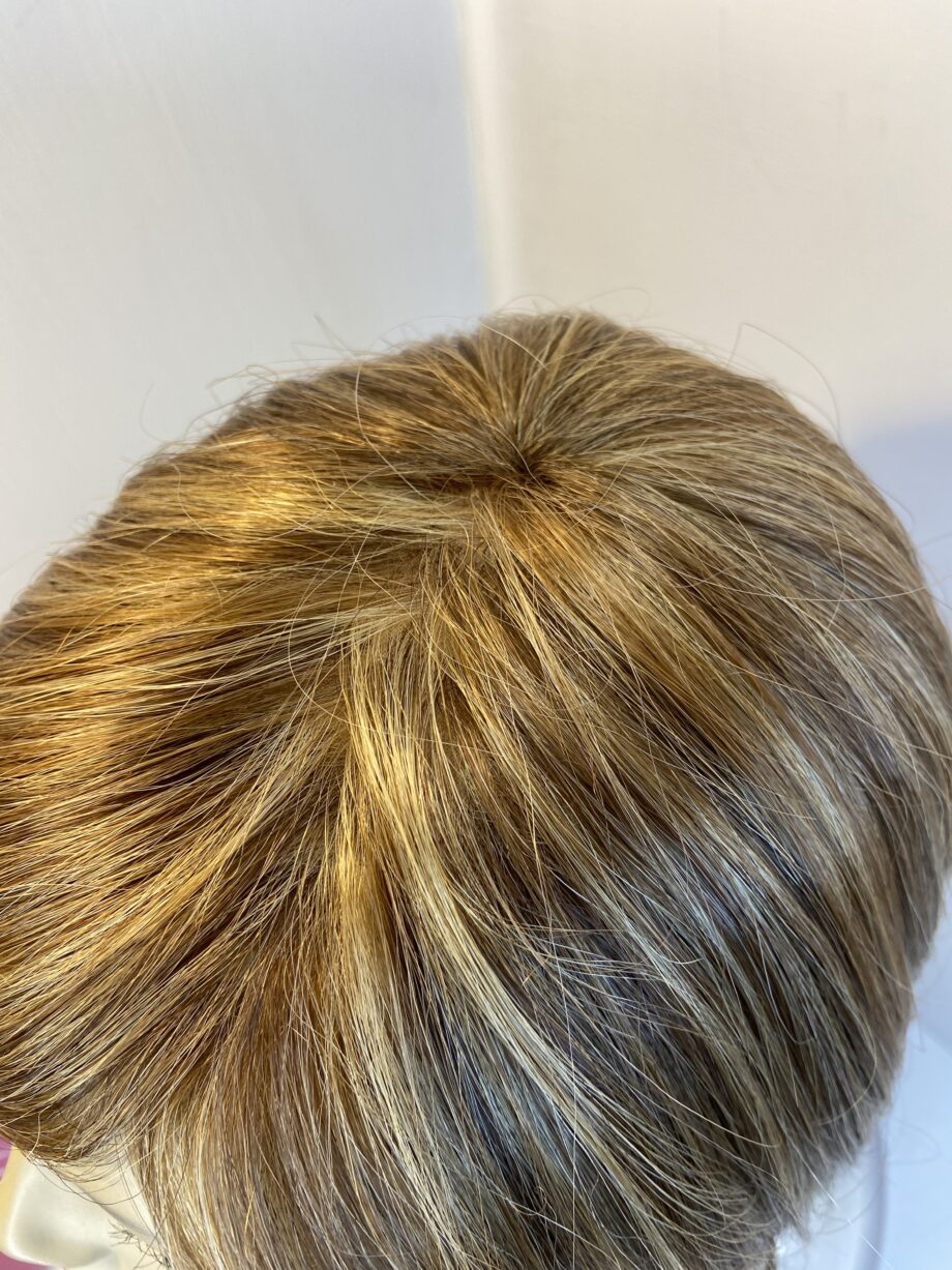 Stunning new Dimples honey wig. Bblms456