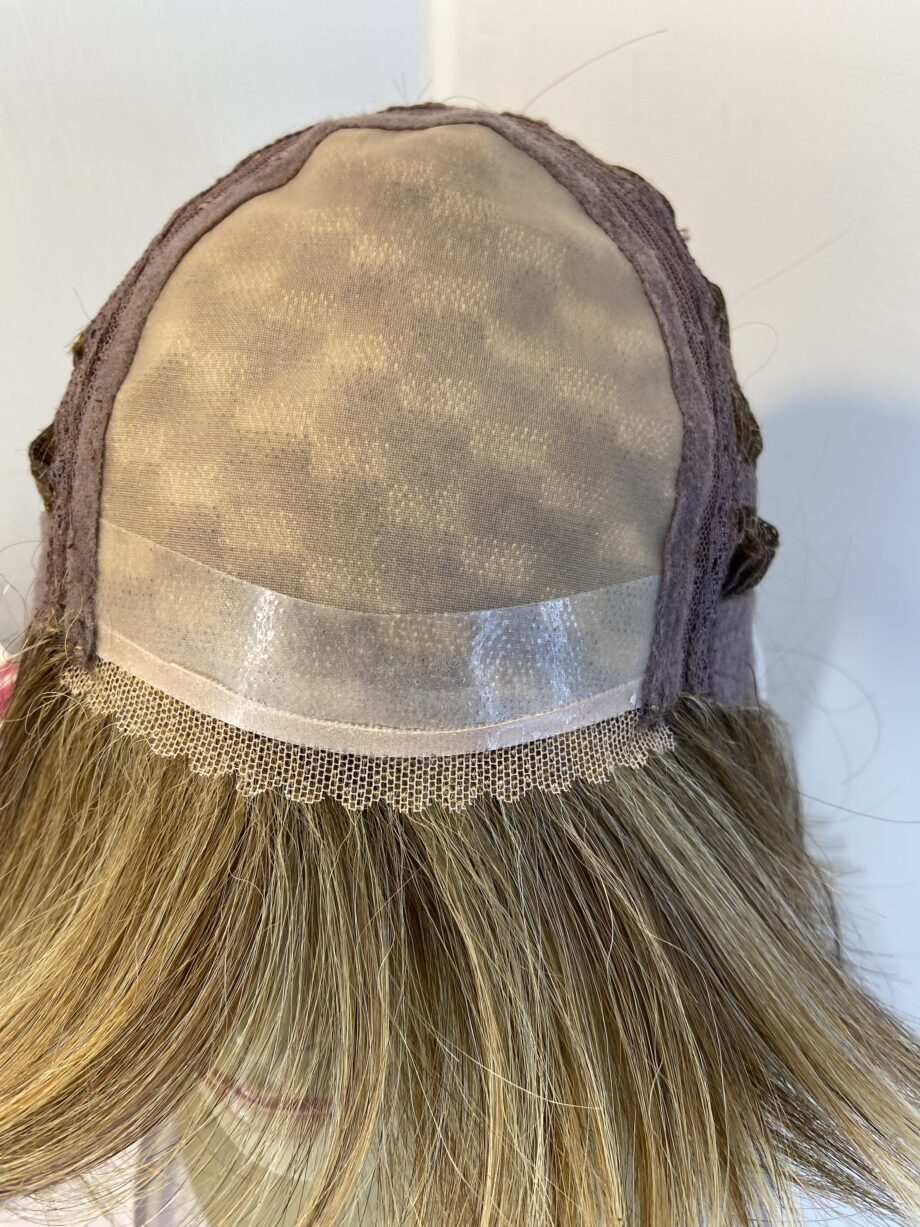 Stunning new Dimples honey wig. Bblms456