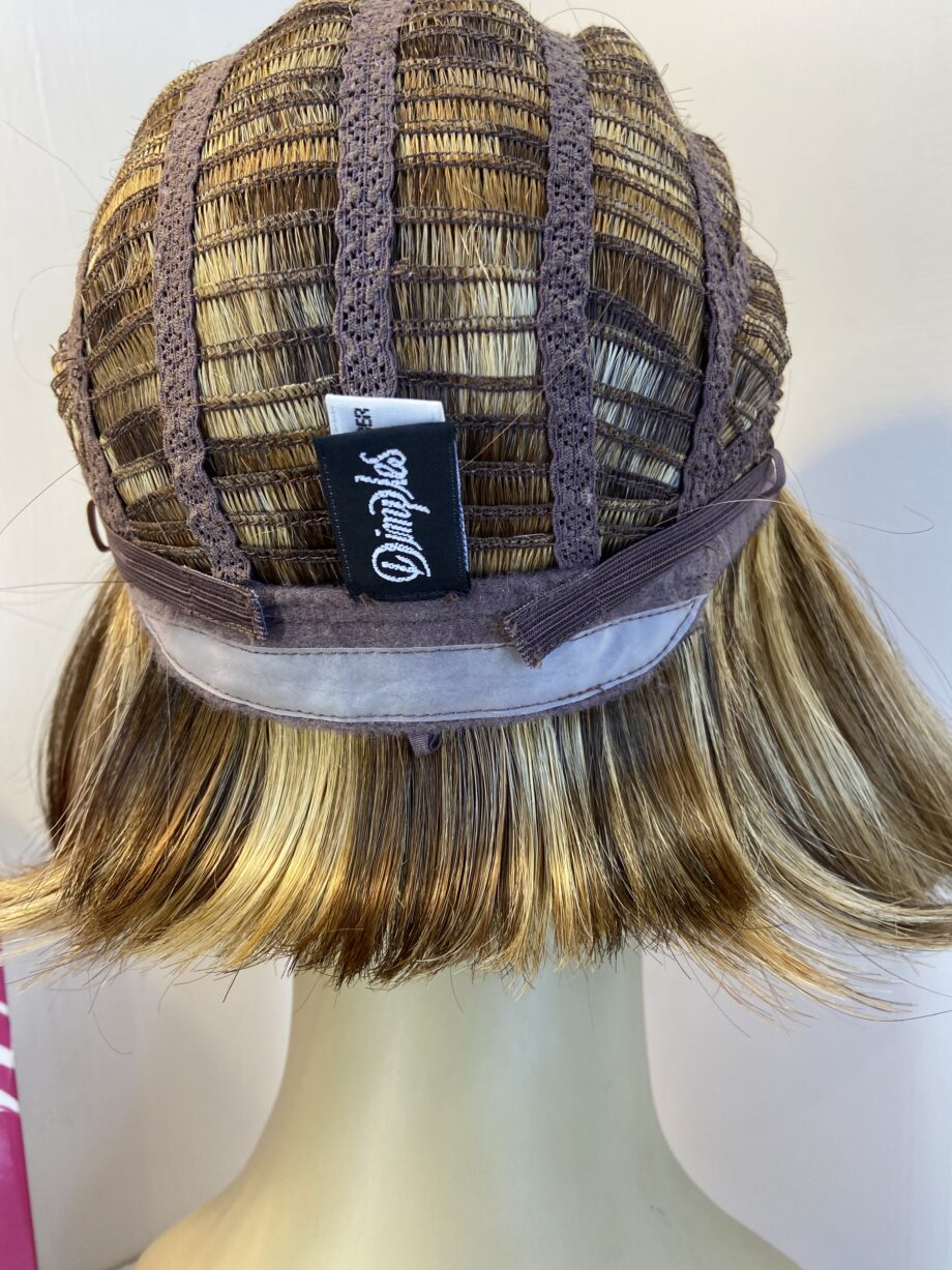 Stunning new Dimples honey wig. Bblms456