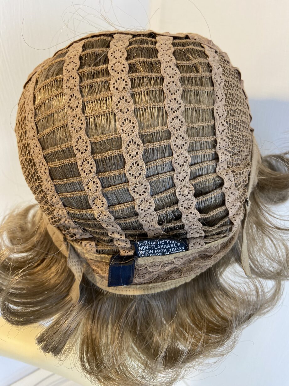 Brown soft wavy hair. Brwm711