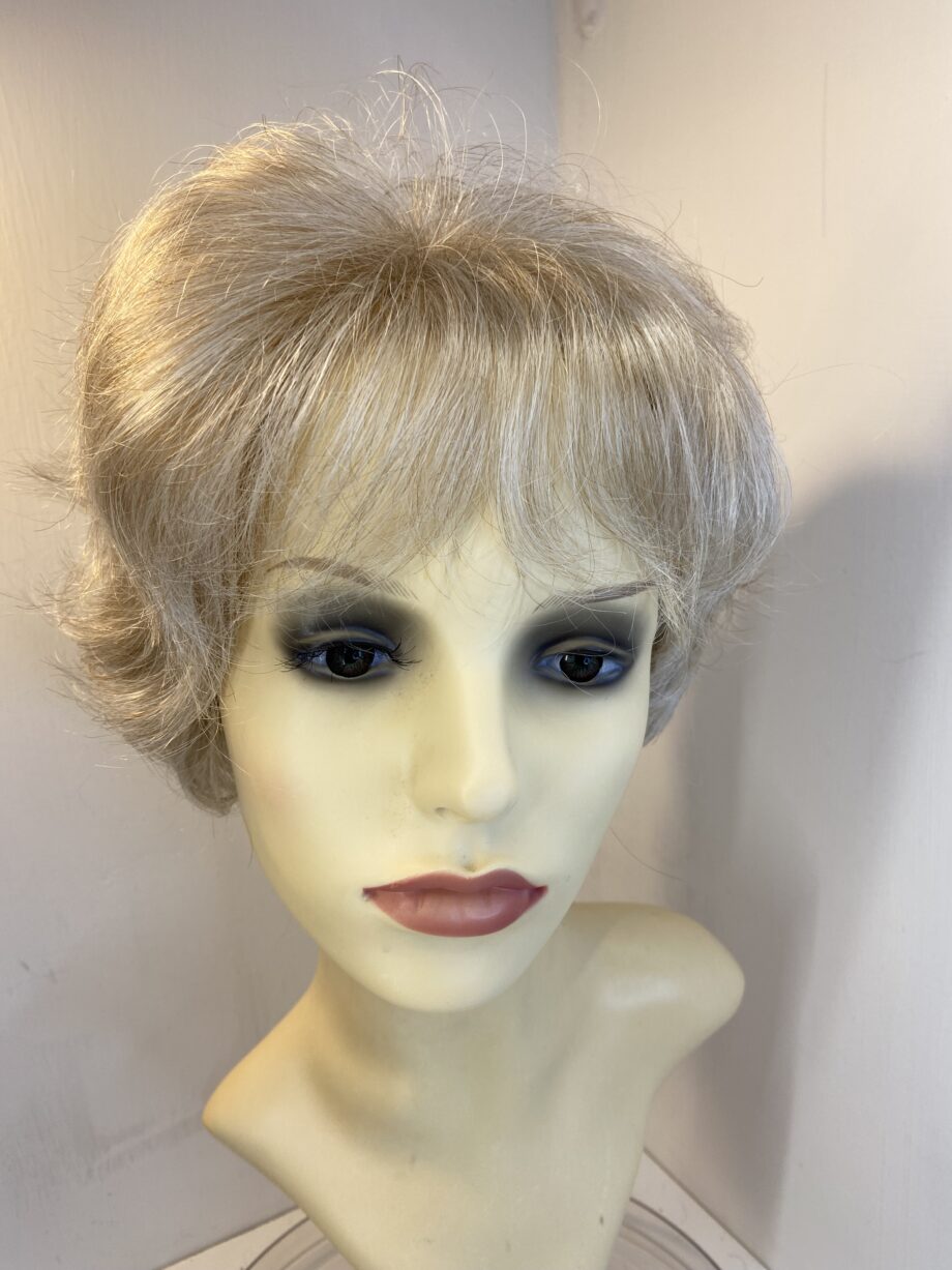 Light blonde as new wig. Blmw713