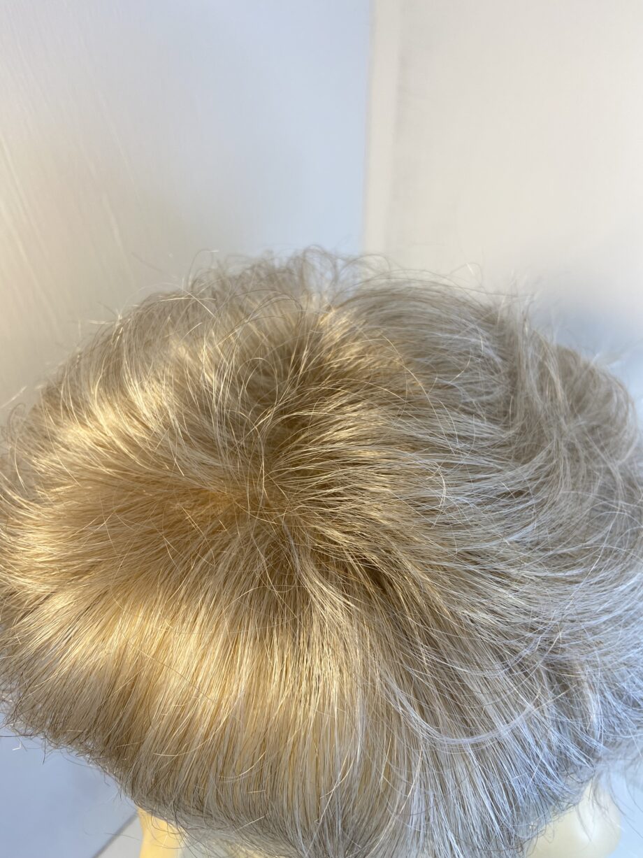 Light blonde as new wig. Blmw713