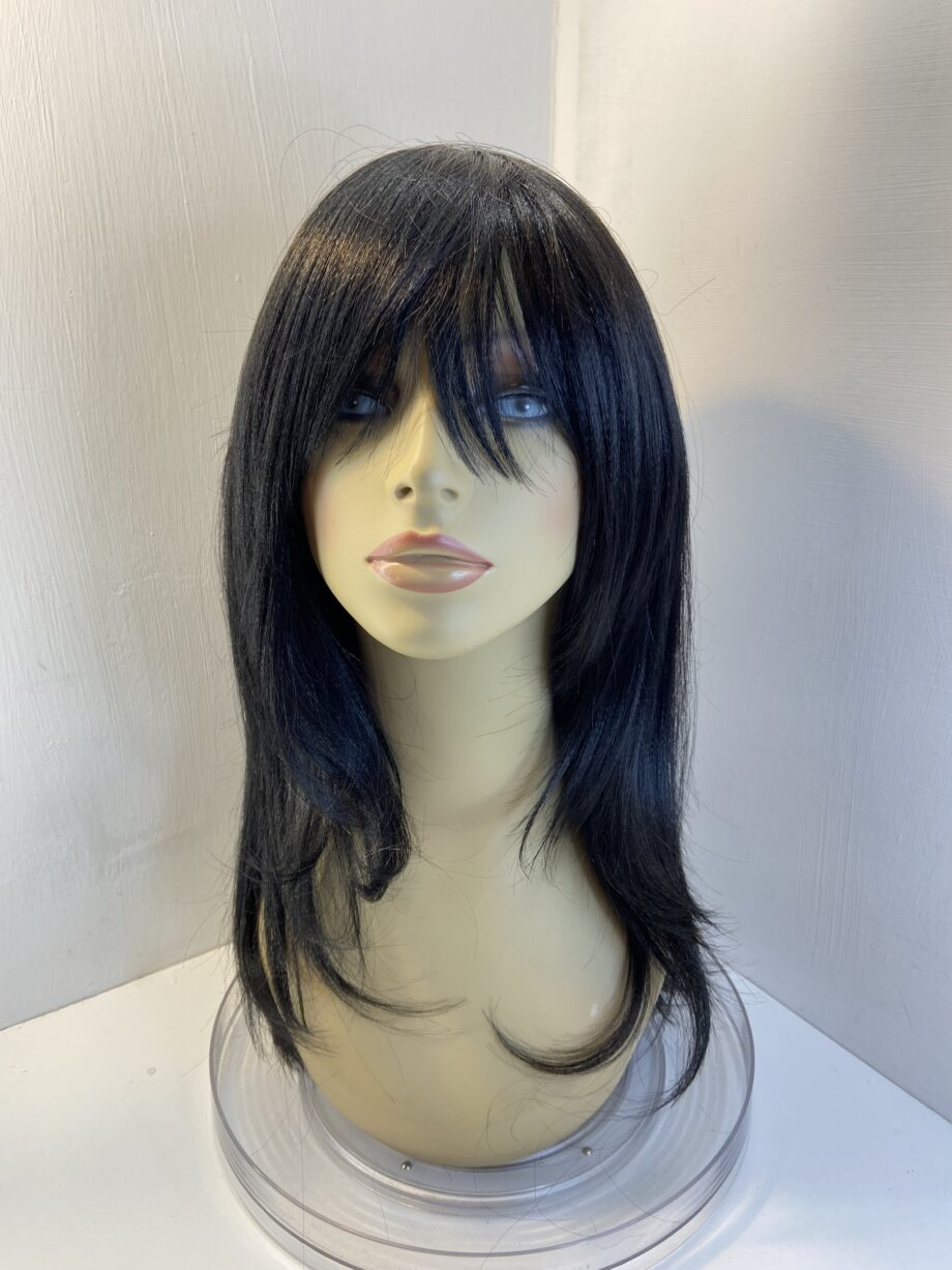 New stunning long black wig. Blls415