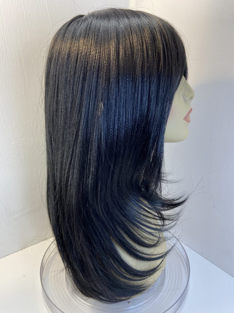 New stunning long black wig. Blls415