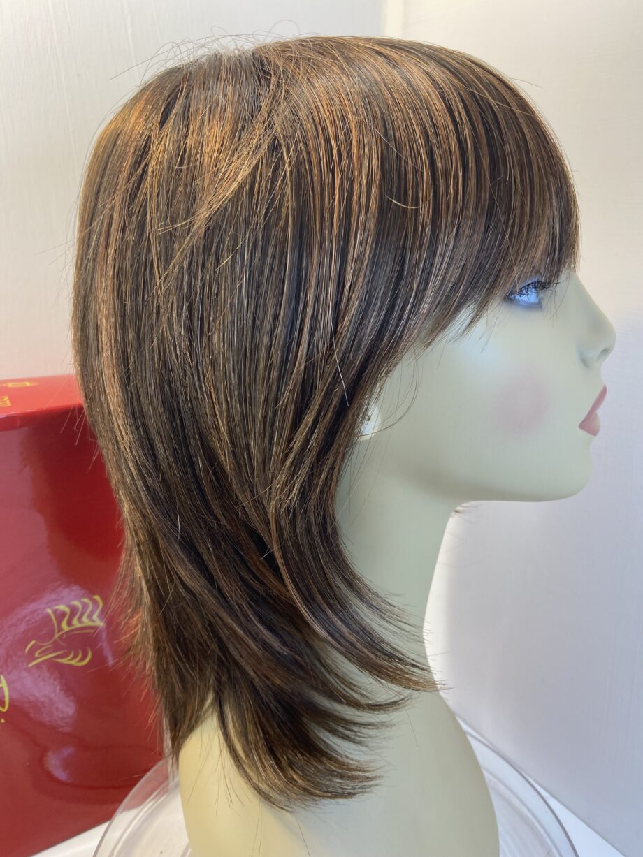 Ginger brown Rene of Paris wig. Bbrms462