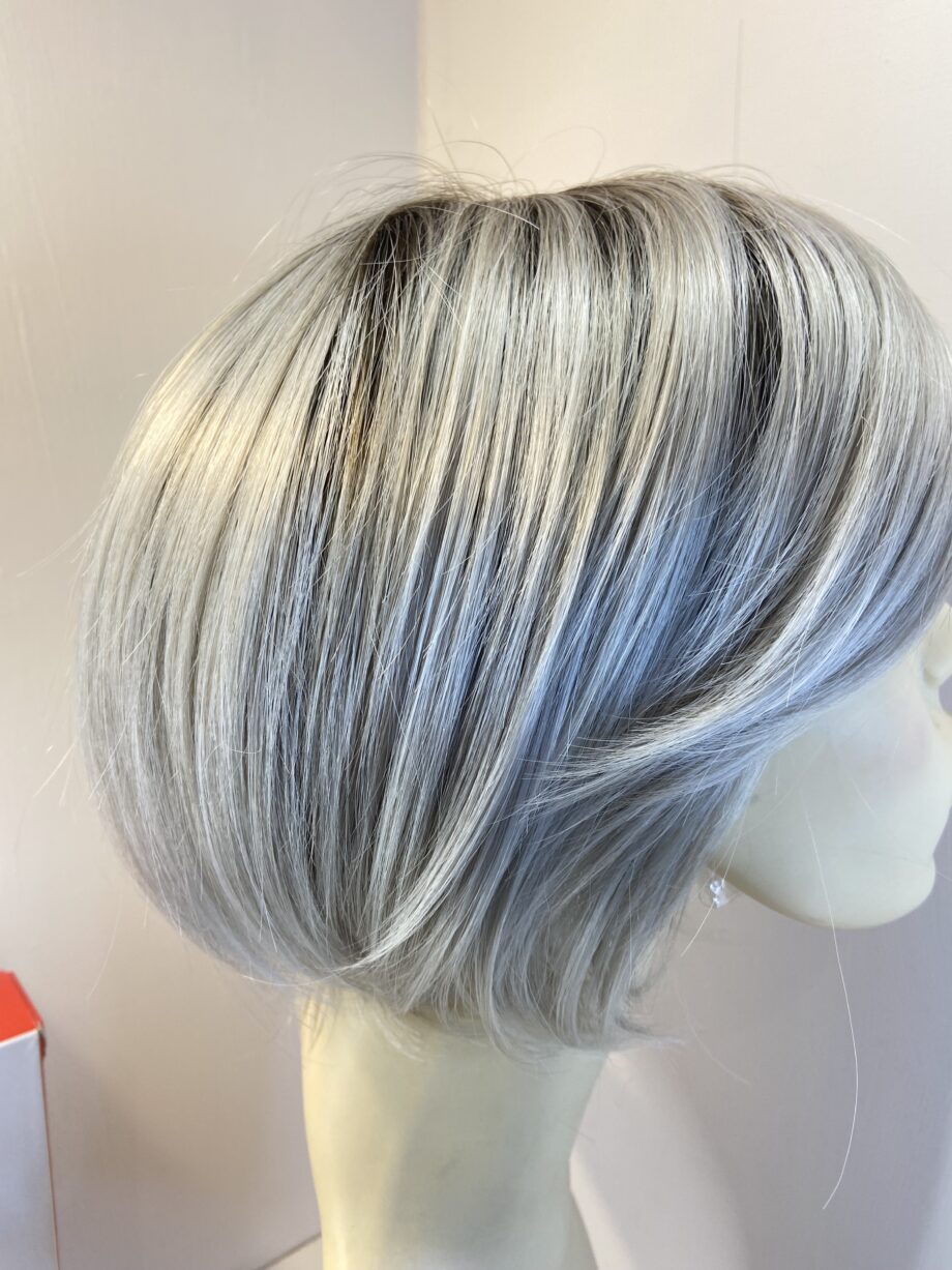 Blonde rooted Ellen Wille wig. Bblms463