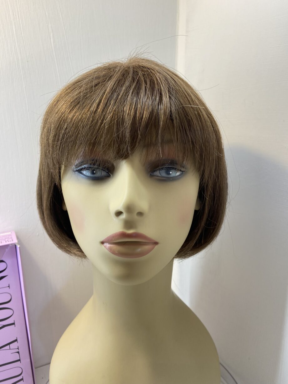 Shiny brown sleek wig. Bbrss465