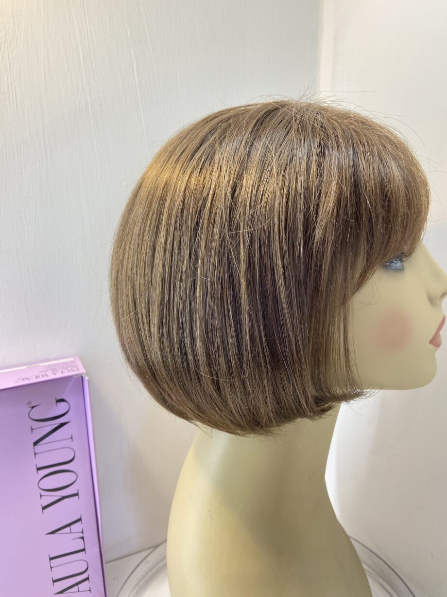 Shiny brown sleek wig. Bbrss465