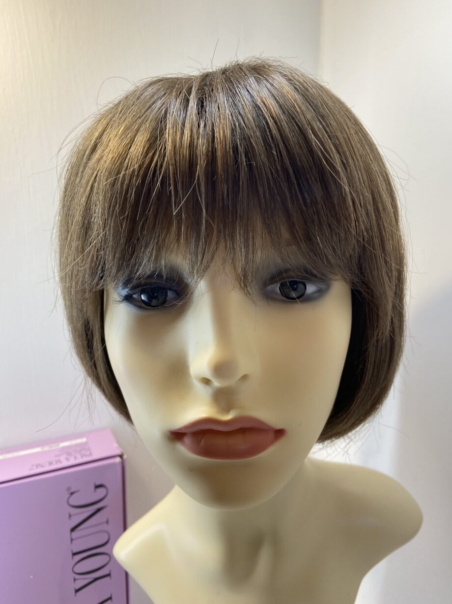Shiny brown designer wig. Bbrss466
