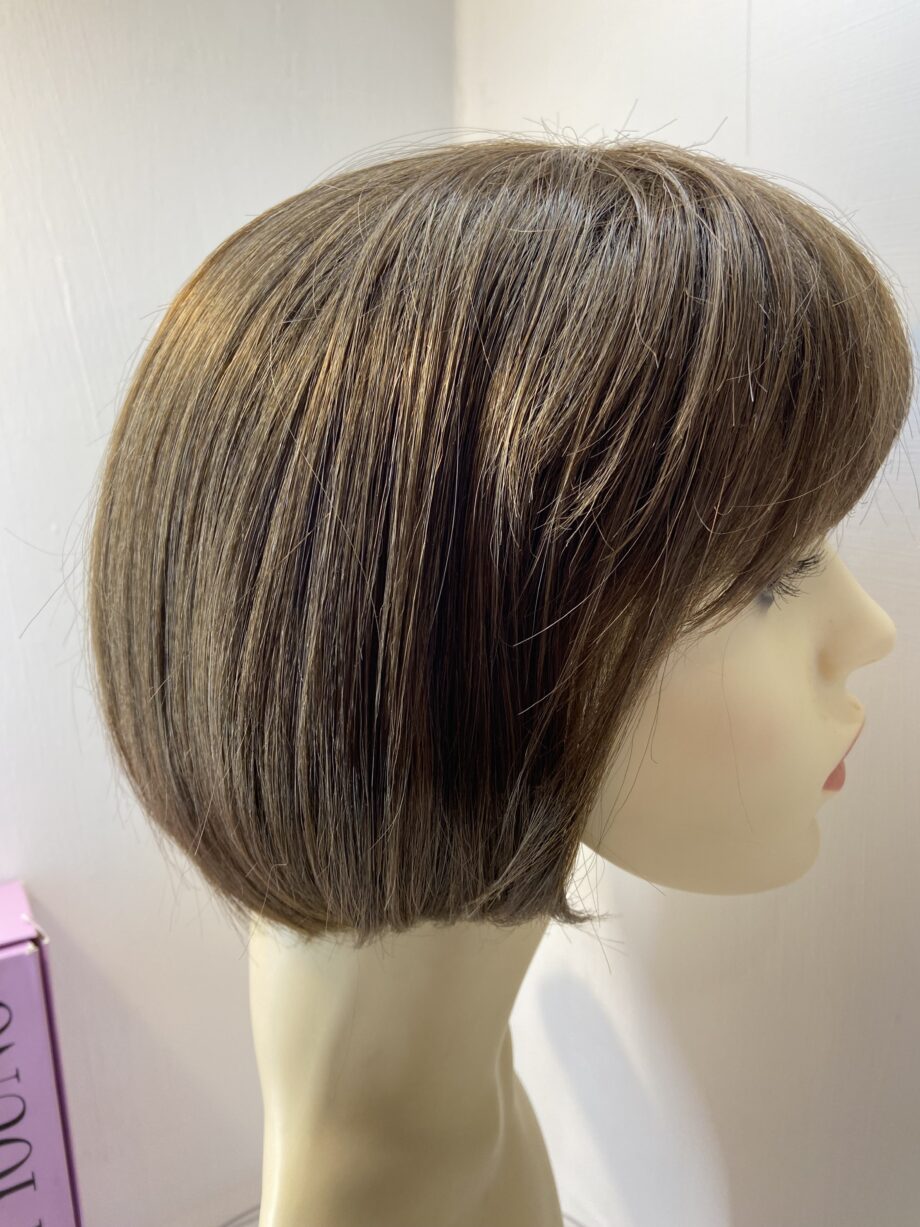 Shiny brown designer wig. Bbrss466