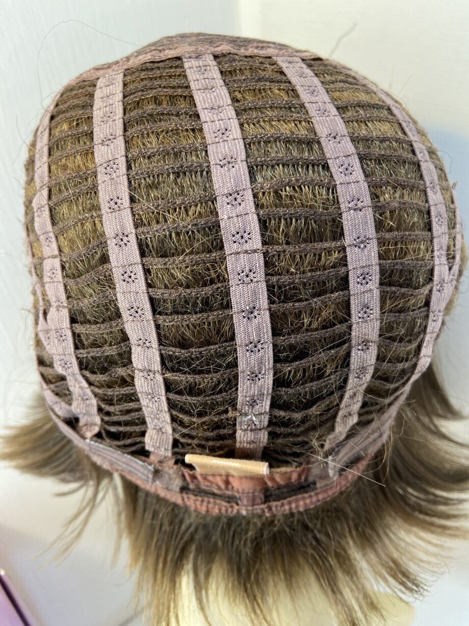 Shiny brown designer wig. Bbrss466