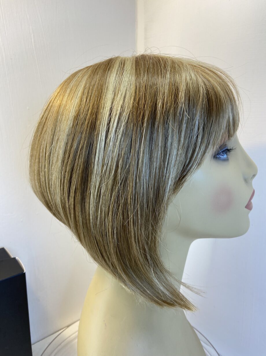 New premium quality sentoo collection blonde wig. Bbrss469