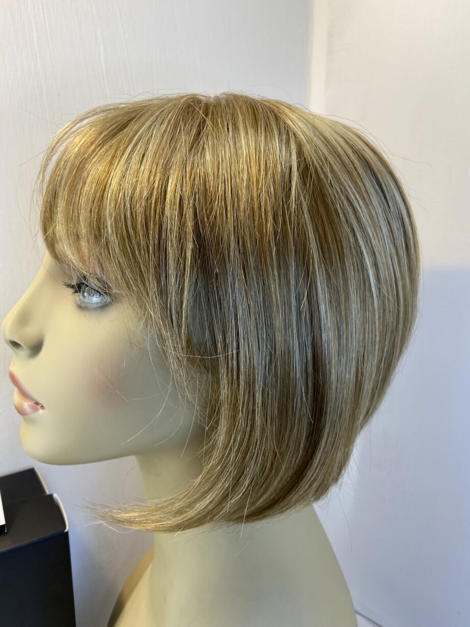 New premium quality sentoo collection blonde wig. Bbrss469