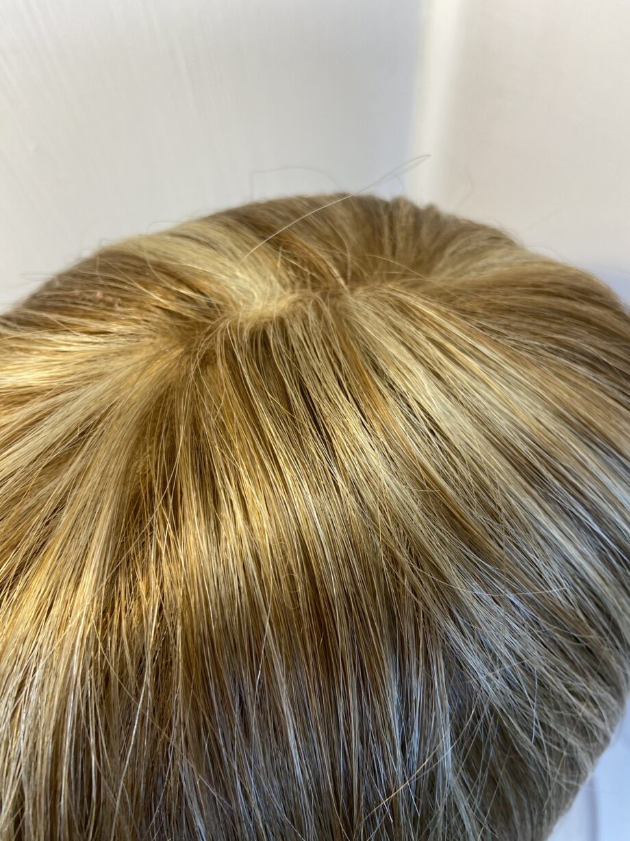 New premium quality sentoo collection blonde wig. Bbrss469