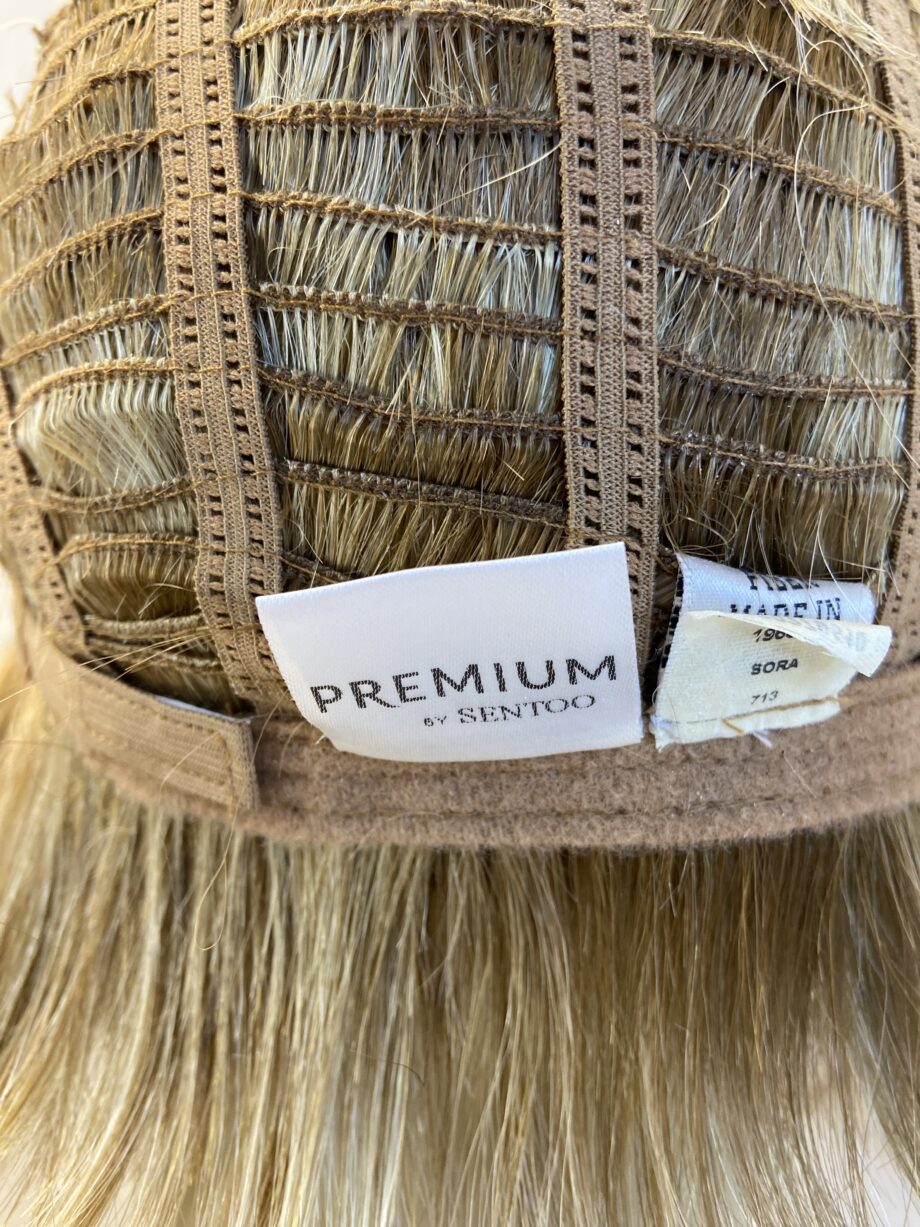 New premium quality sentoo collection blonde wig. Bbrss469