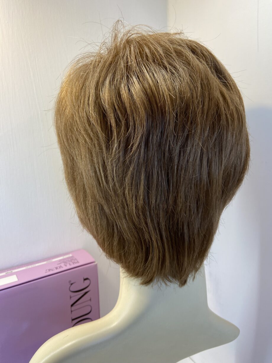 Copper short Paula Young wig. Bbrss468
