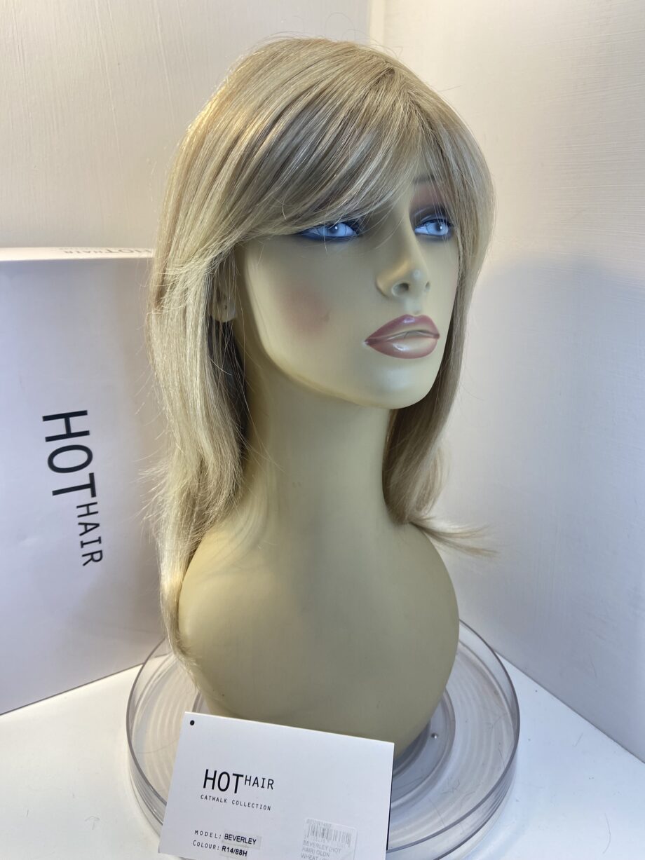 New blonde Hothair wig. Bblls473