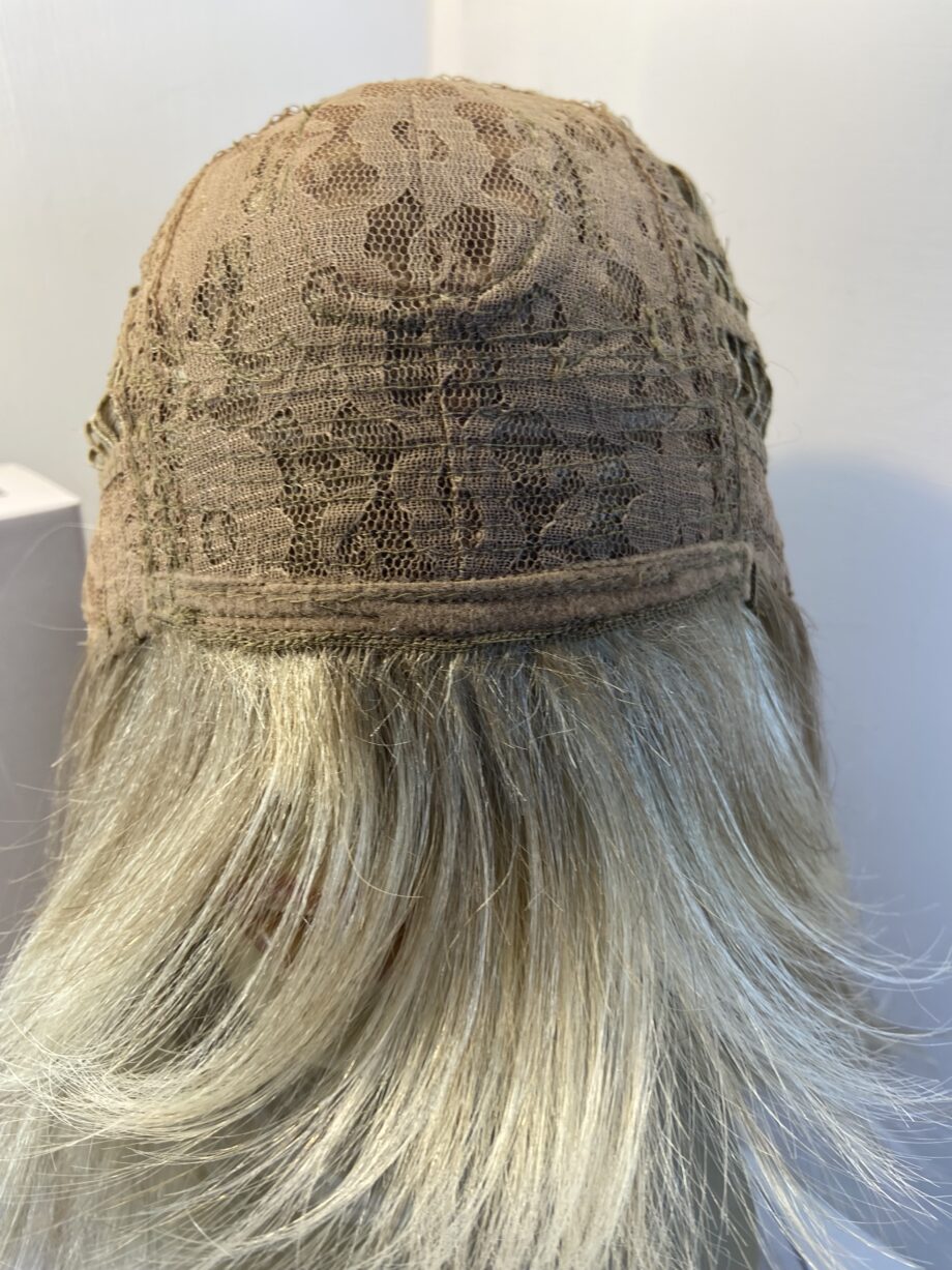 New blonde Hothair wig. Bblls473