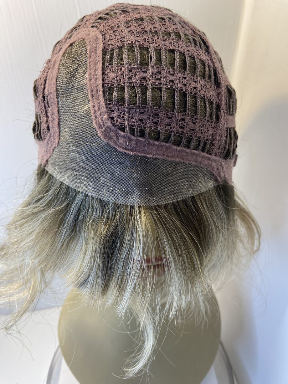 Blonde wavy Ellen Willie wig. Blmw516