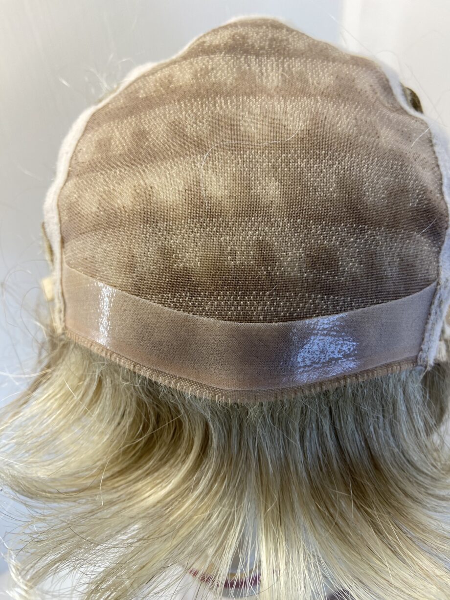 Stunning new Raquel Welch wig. Blmw524