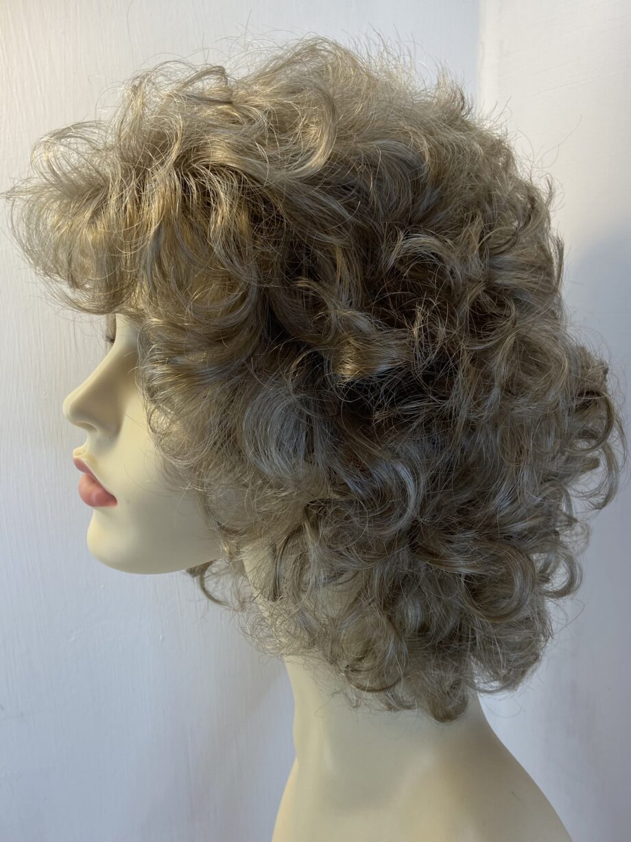New curly blonde. Blmc525