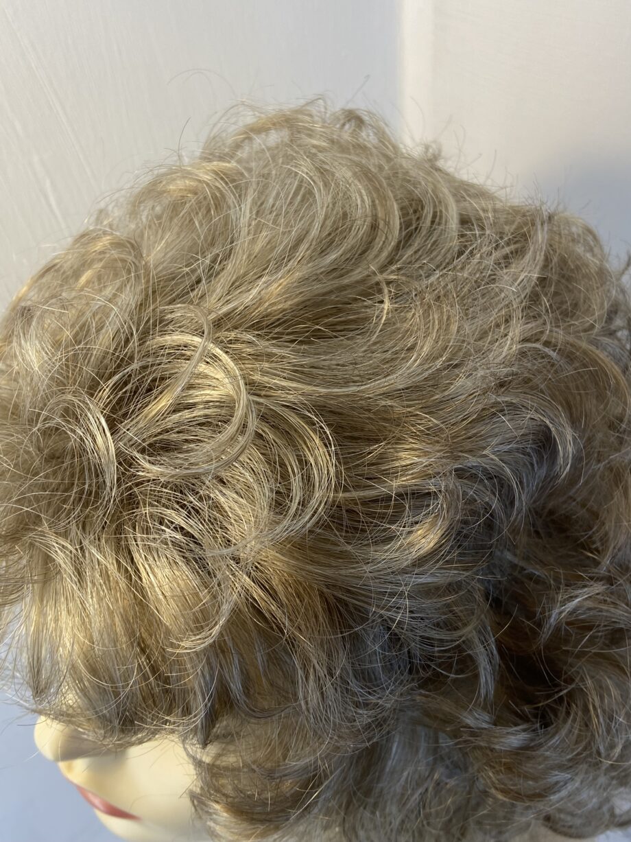 New curly blonde. Blmc525