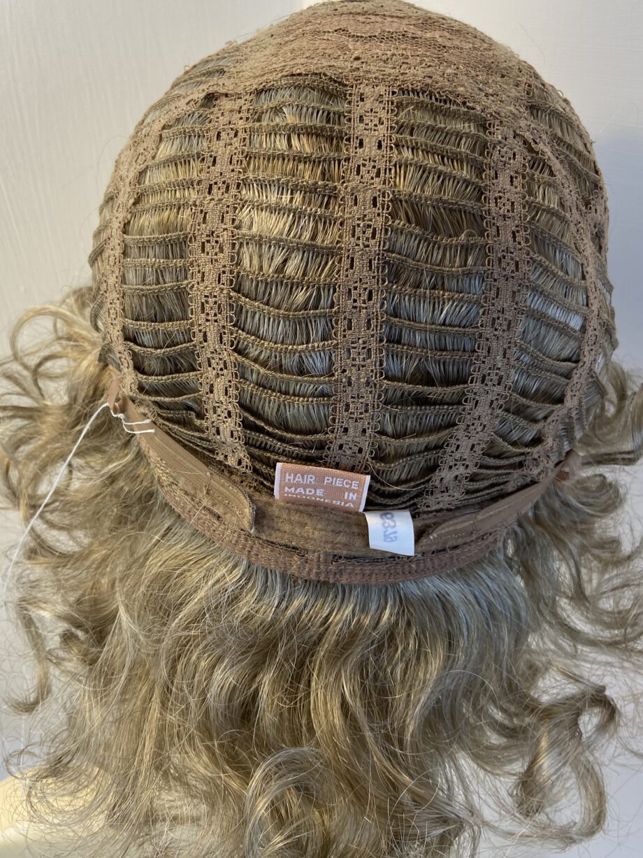 New curly blonde. Blmc525