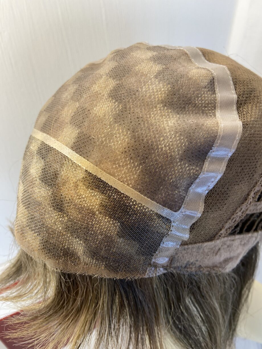 Sentoo blonde wig. Bblms474