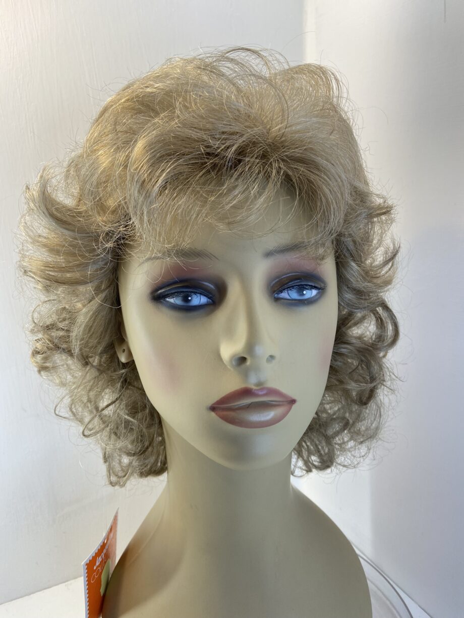 New Blonde long curly designer boxed wig. Bbllc476