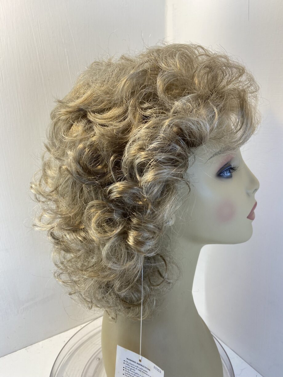 New Blonde long curly designer boxed wig. Bbllc476