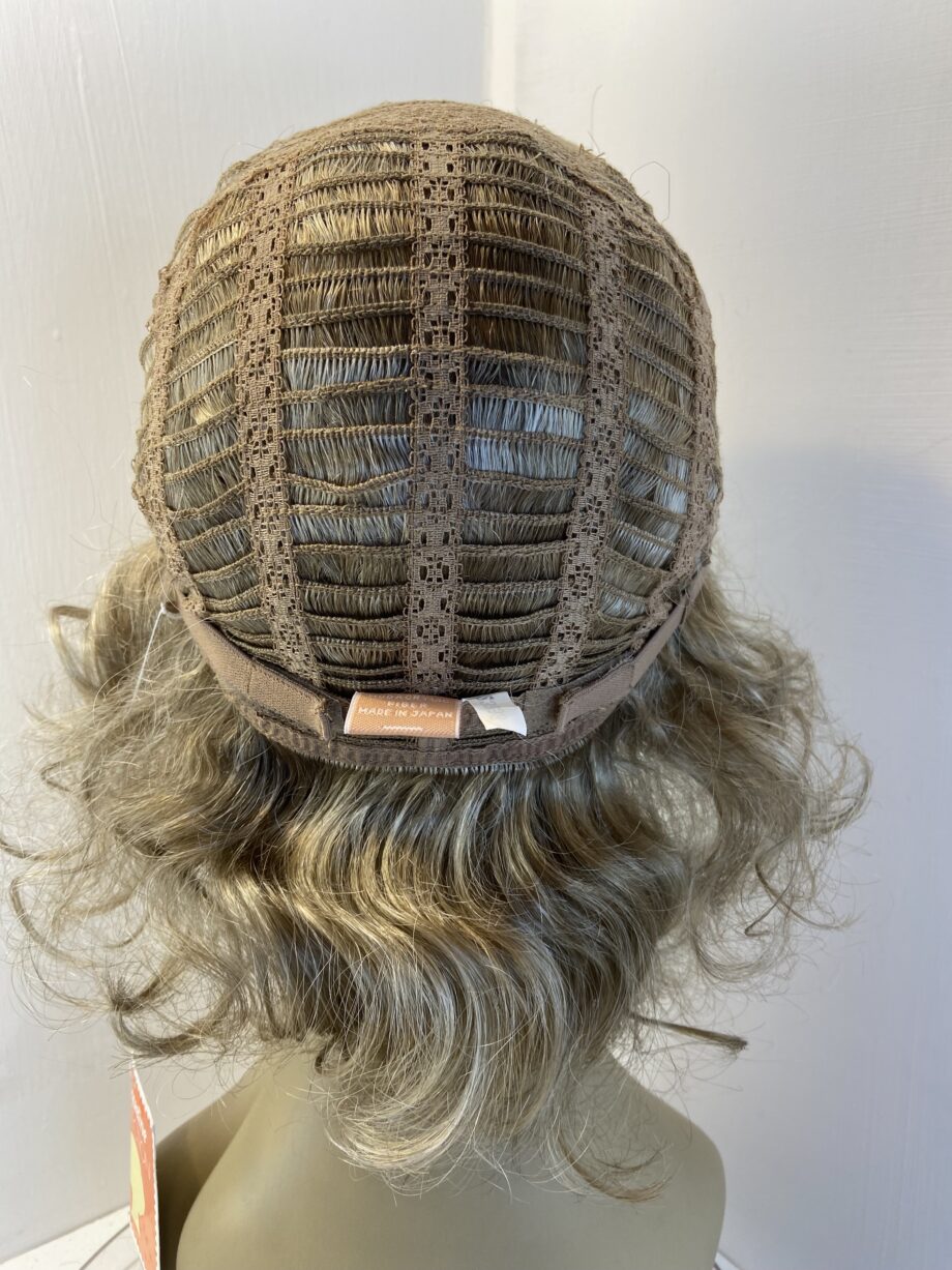 New Blonde long curly designer boxed wig. Bbllc476