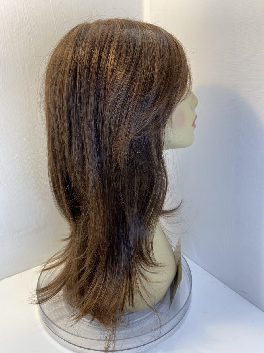 New long brown wig. Raquel Welch. Brls817
