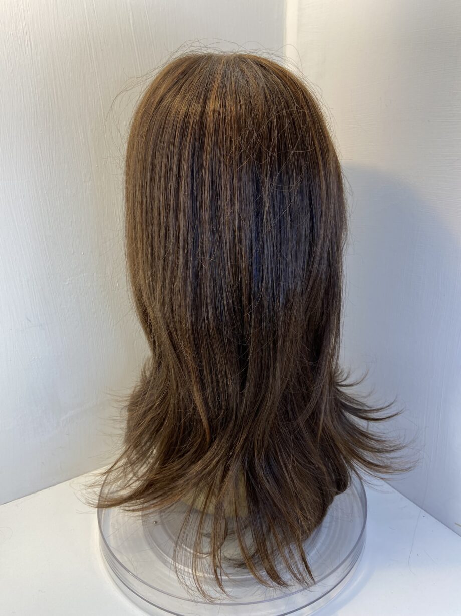 New long brown wig. Raquel Welch. Brls817