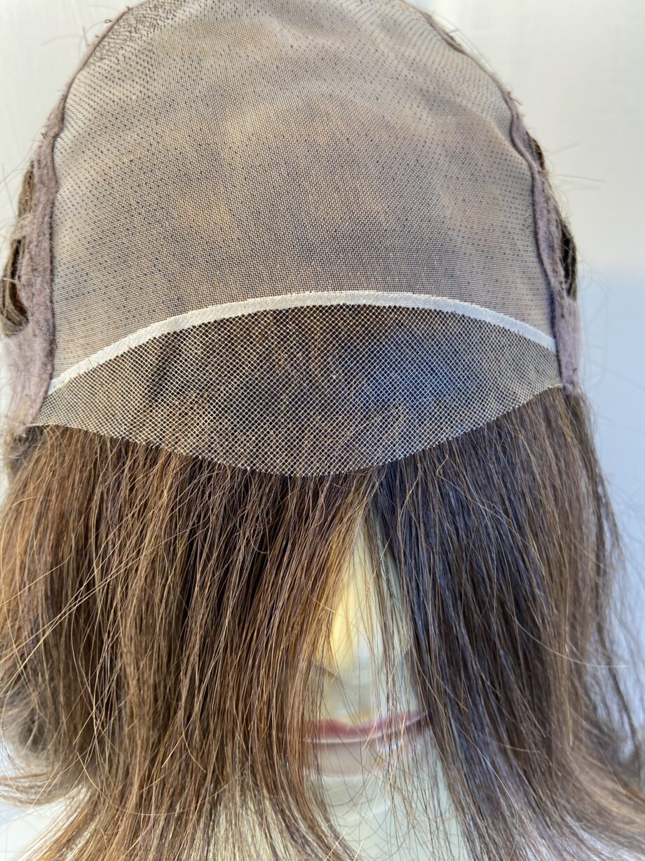 New long brown wig. Raquel Welch. Brls817