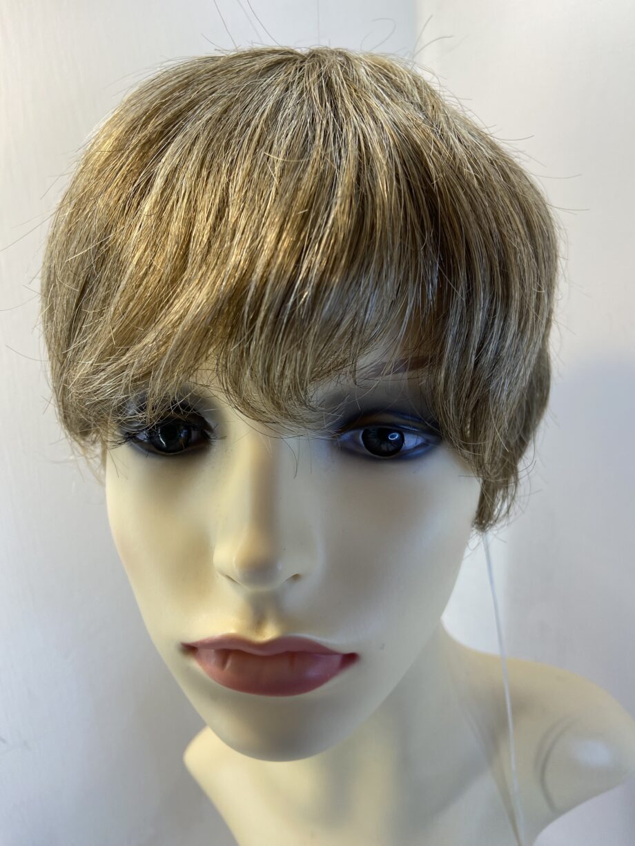 Light brown/ blonde. Blss314