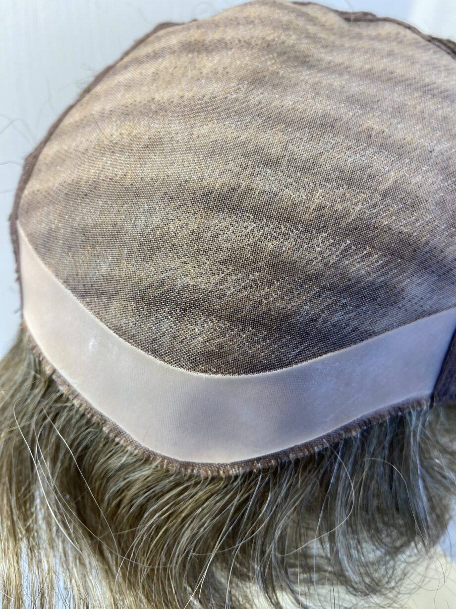 Light brown/ blonde. Blss314