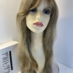 Stunning spring honey long wig. Bblls477